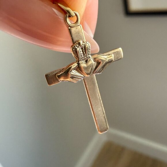 14K Solid Gold Cross Pendant - Picture 1 of 5